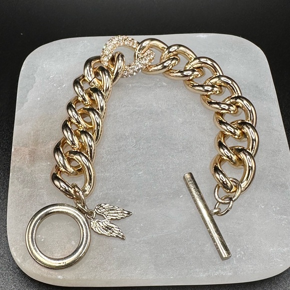 Victoria's Secret Gold Tone Chain Bracelet (Angel Wing Charm & Rhinestones Link) - Picture 2 of 9